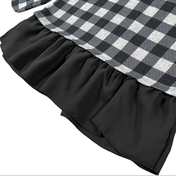 New Mode size medium long sleeve black & white checkered shirt, ruffle bottom - Picture 3 of 9